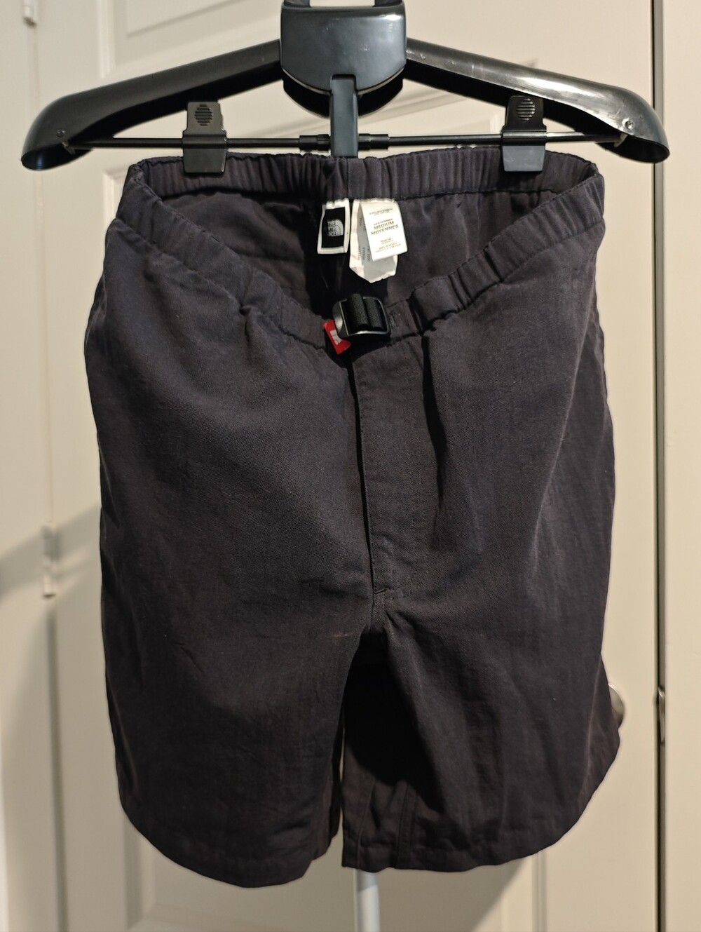 The North Face Men's Nylon Hiking Short with Elastic Waist and Belt Black Size M